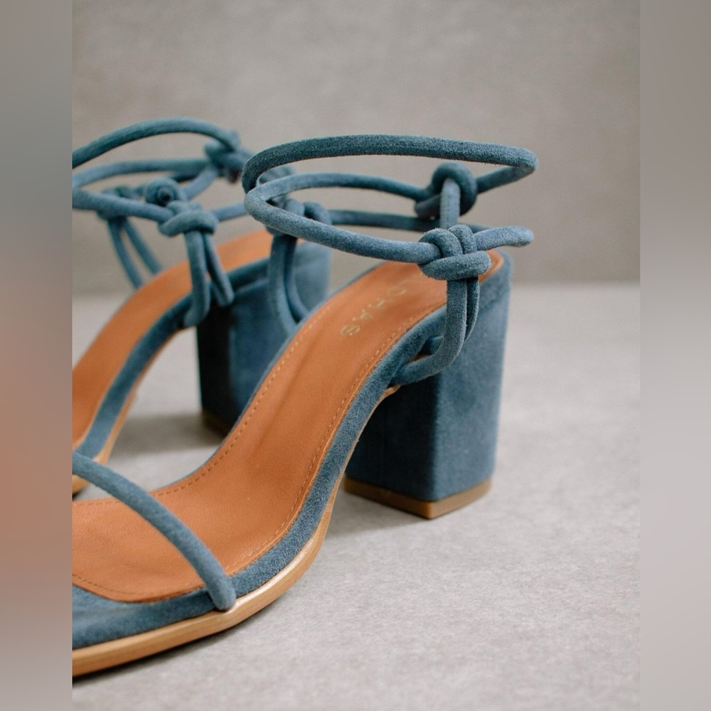 SOLD. Alohas Grace Sandal